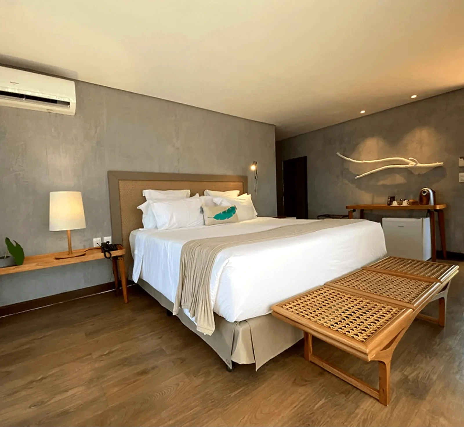 Luxury Bungalow with king-size bed and natural décor